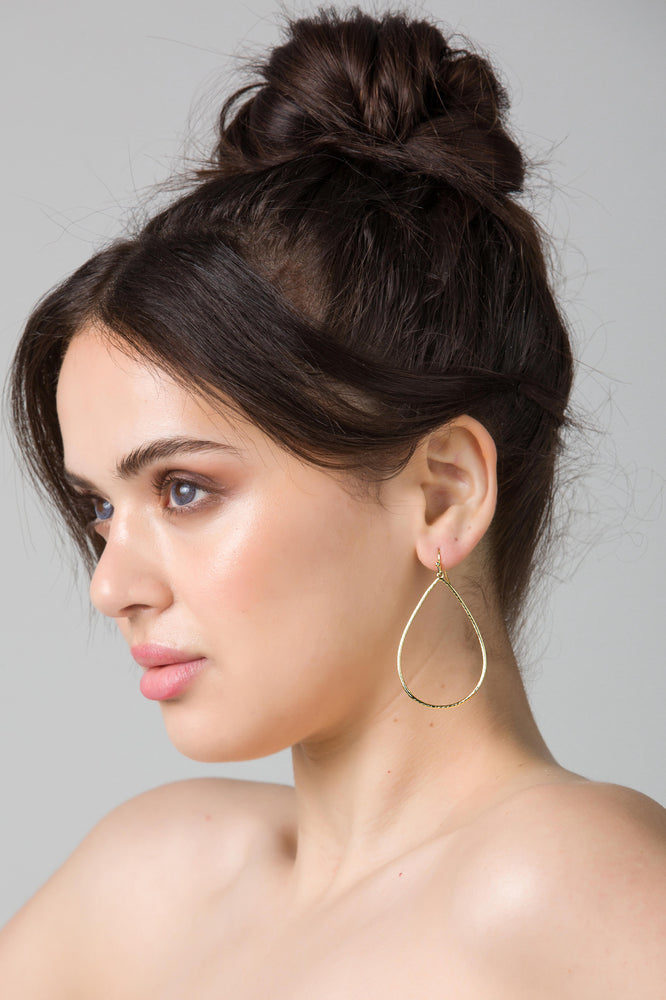 
            
                Load image into Gallery viewer, Ayla Gold Earring
            
        