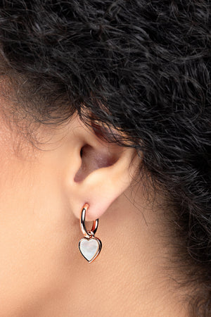 
            
                Load image into Gallery viewer, Andie Gold MOP Earring
            
        
