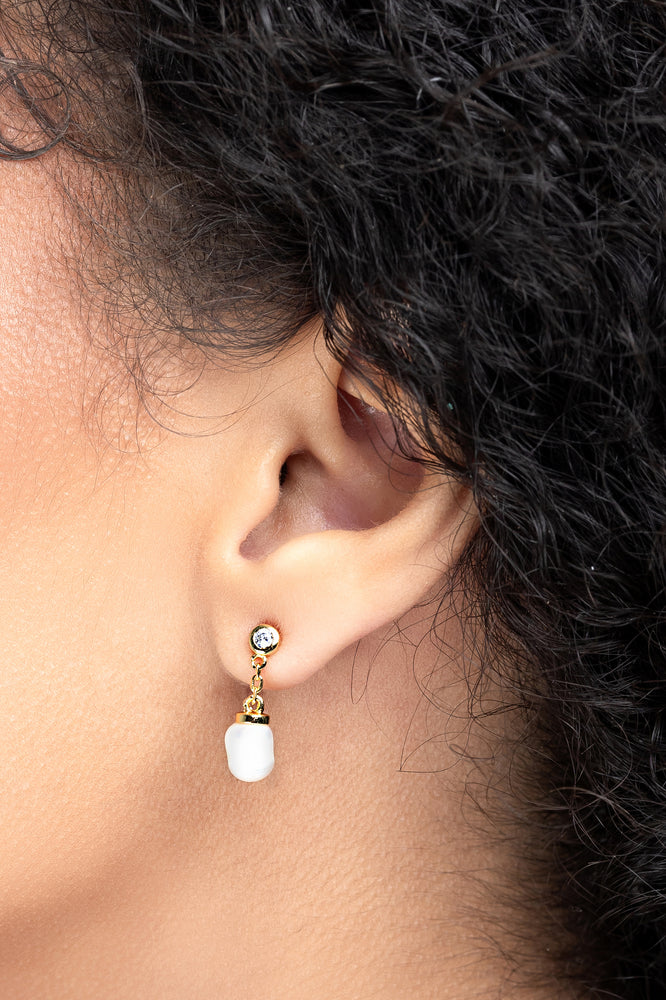 
            
                Load image into Gallery viewer, Giselle Silver Earring
            
        