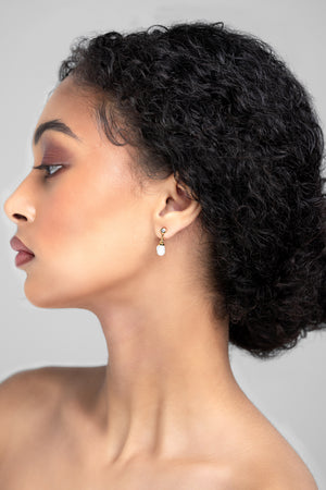
            
                Load image into Gallery viewer, Giselle Gold Earring
            
        