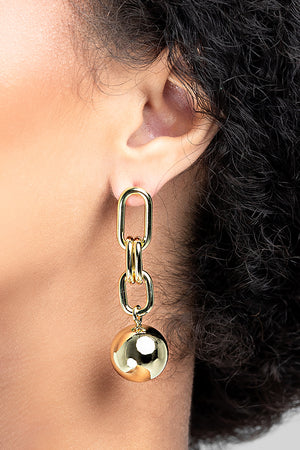 
            
                Load image into Gallery viewer, Pia Gold Earring
            
        