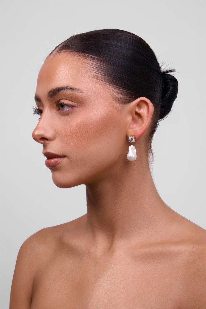 Sallie Gold Pearl Earring