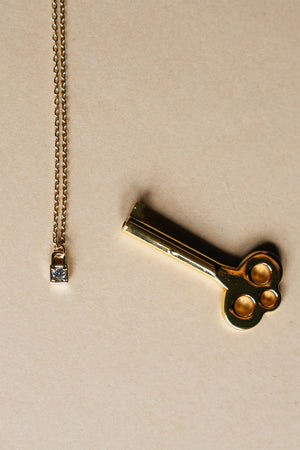 Penny Gold Locket Nlace